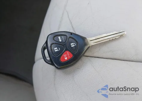 2011 Toyota Avalon z USA, uszkodzony, nr VIN 4T1BK3DB6BU405898